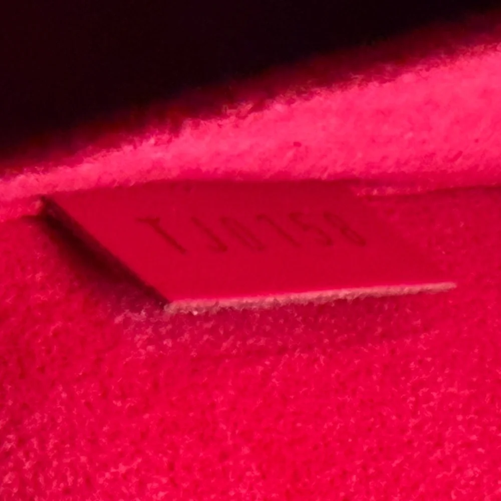 Louis Vuitton Limited Edition Felicie Pochette in Hot Pink Epi leather - Picture 16 of 17